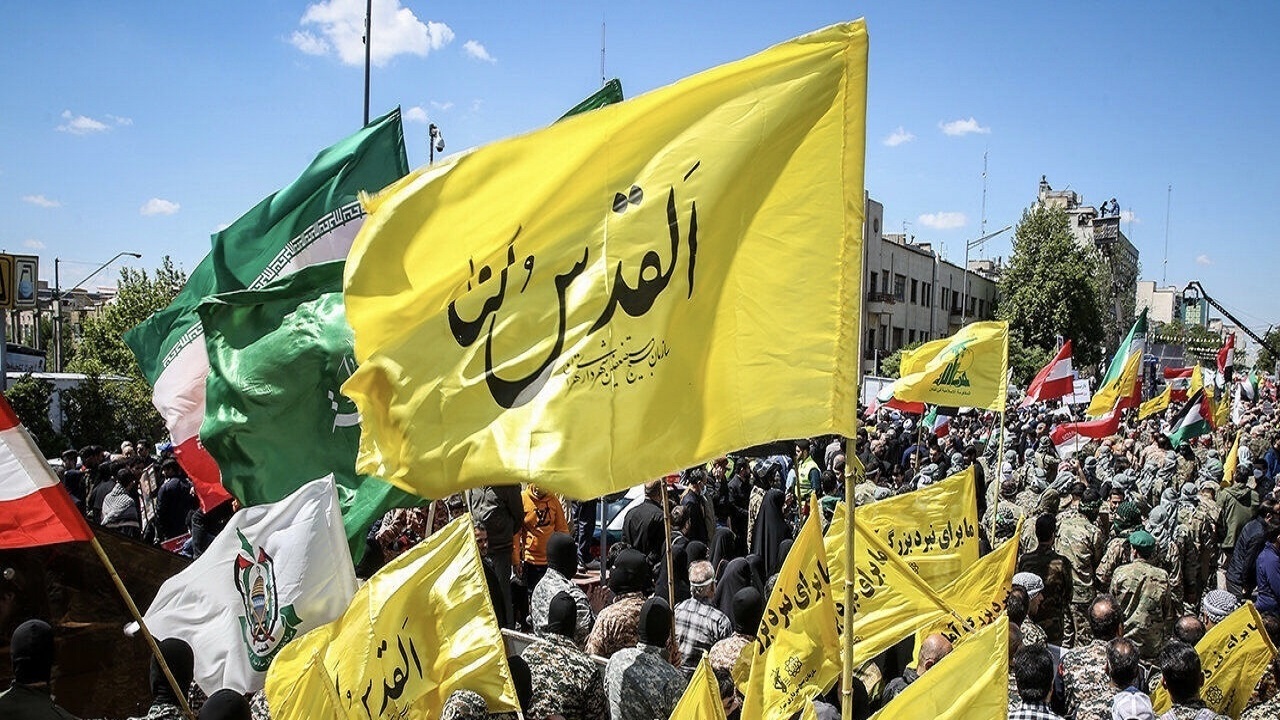 برگزاری مراسم راهپیمایی روز قدس در برخی از روستا‌های شهرستان صالح آباد + فیلم