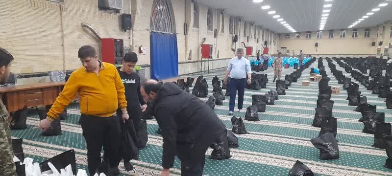 توزیع بسته های معیشتی بین نیازمندان