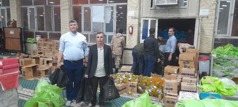 مهرورزی جهادگران خویی در توزیع بسته های معیشتی بین نیازمندان