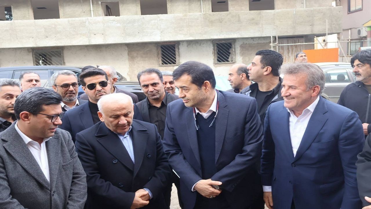 بازدید وزیر ورزش و جوانان از سالن ورزشی ۵ هزار نفری جویبار + فیلم
