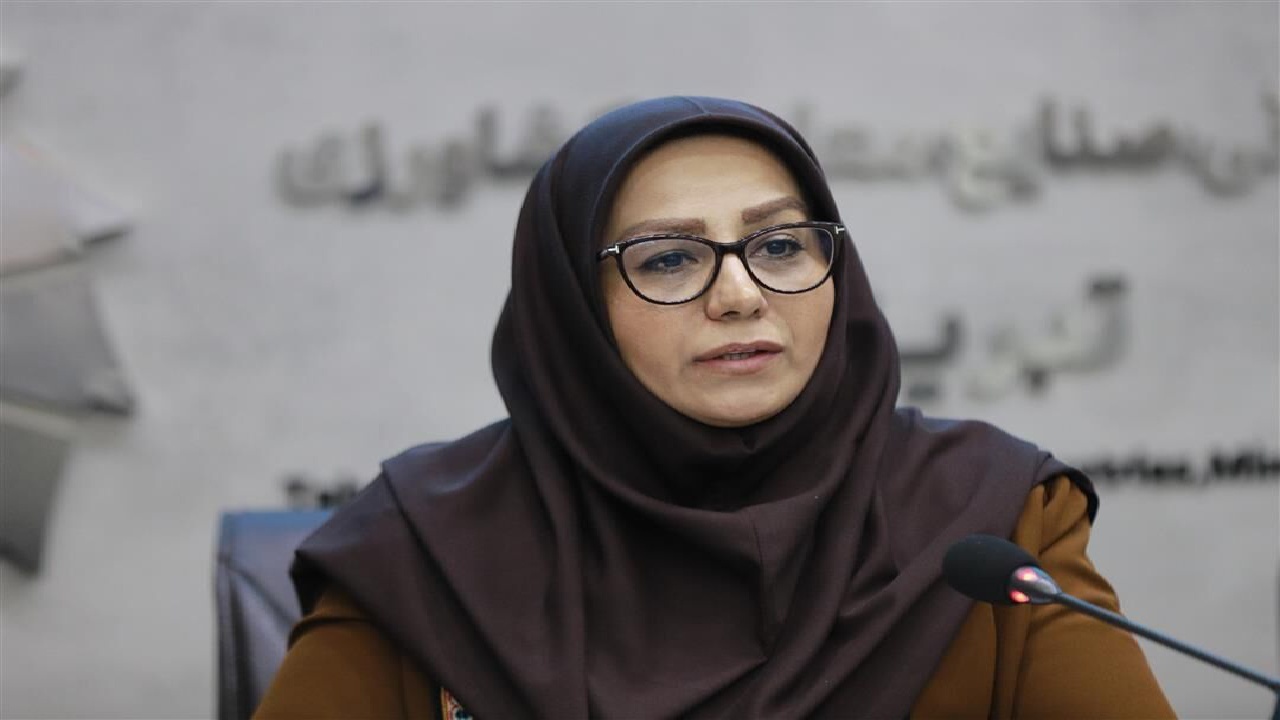 ۹۸ درصد بافندگان فرش بانو هستند