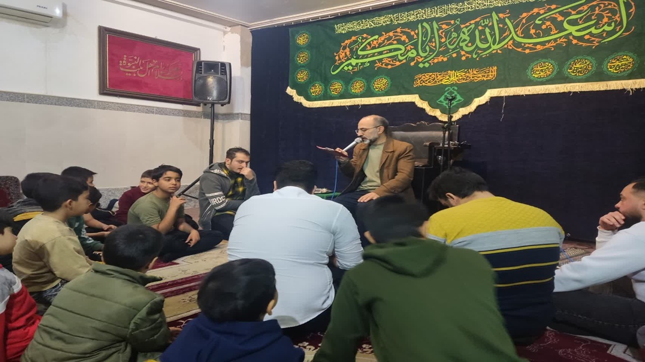 جشن و شادمانی قمی‌ها در آستانه ولادت امام علی (ع) + فیلم و عکس