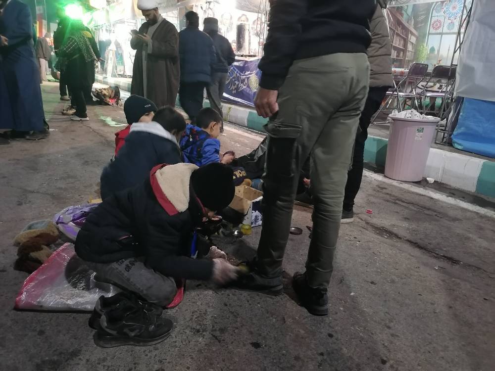 موج عزاداری، وفاداری و عطر خاطره در گلزار شهدای کرمان