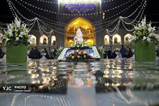 شب ولادت امیرالمومنین علی (ع) در حرم مطهر رضوی