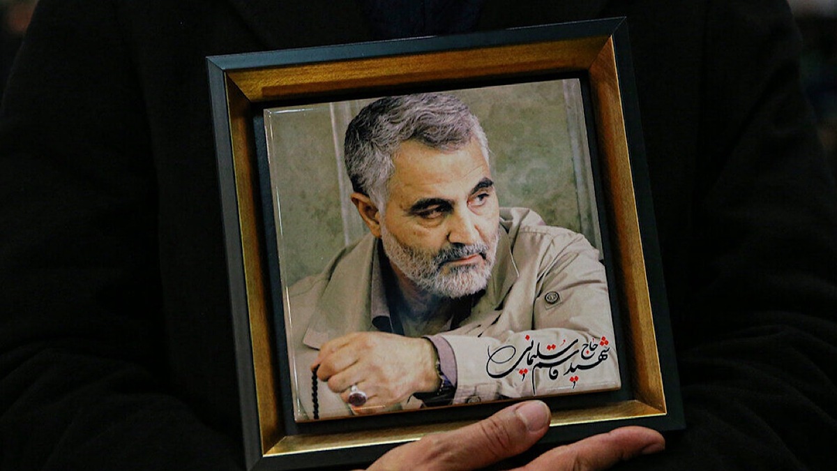 گلزار شهدای کرمان در شب شهادت حاج قاسم سلیمانی