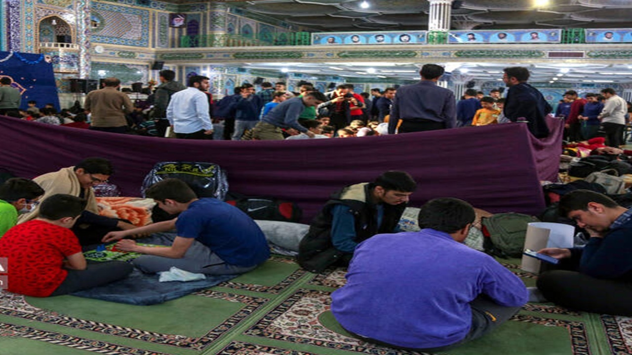 گزارش تصویری از برگزاری مراسم معنوی اعتکاف در محله گورت اصفهان