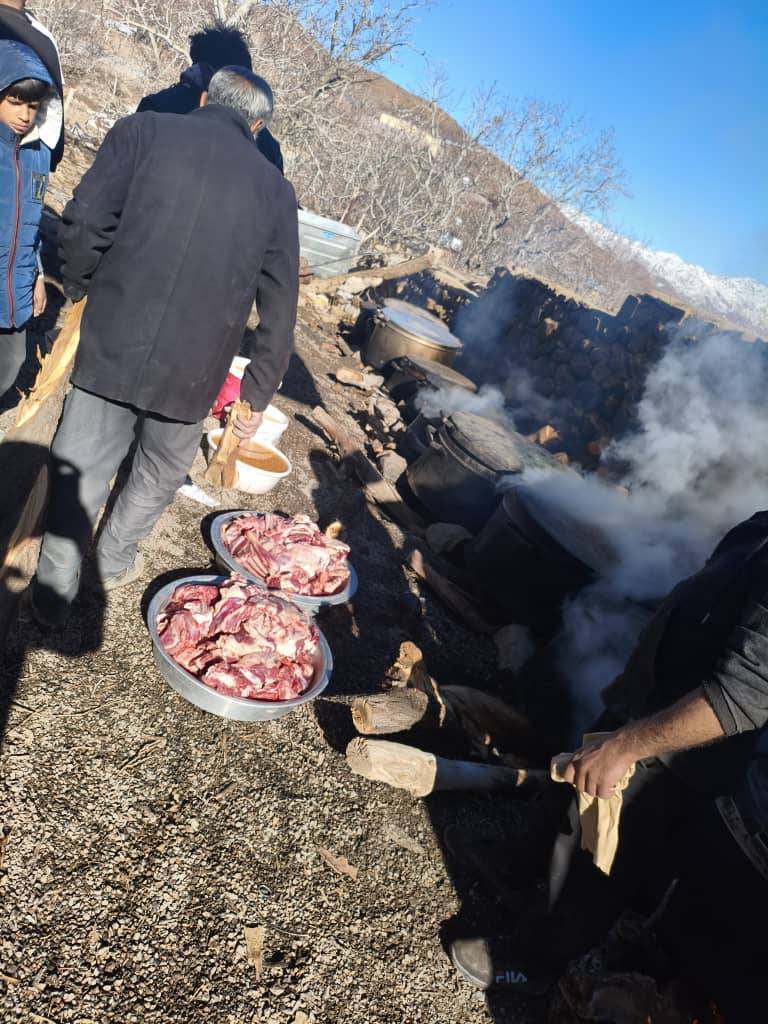 آیین &laquo;حلیم نذری&raquo; در روستای کبیر؛ از خاک تا دیگ، عشق امام حسین (ع) می&zwnj;جوشد