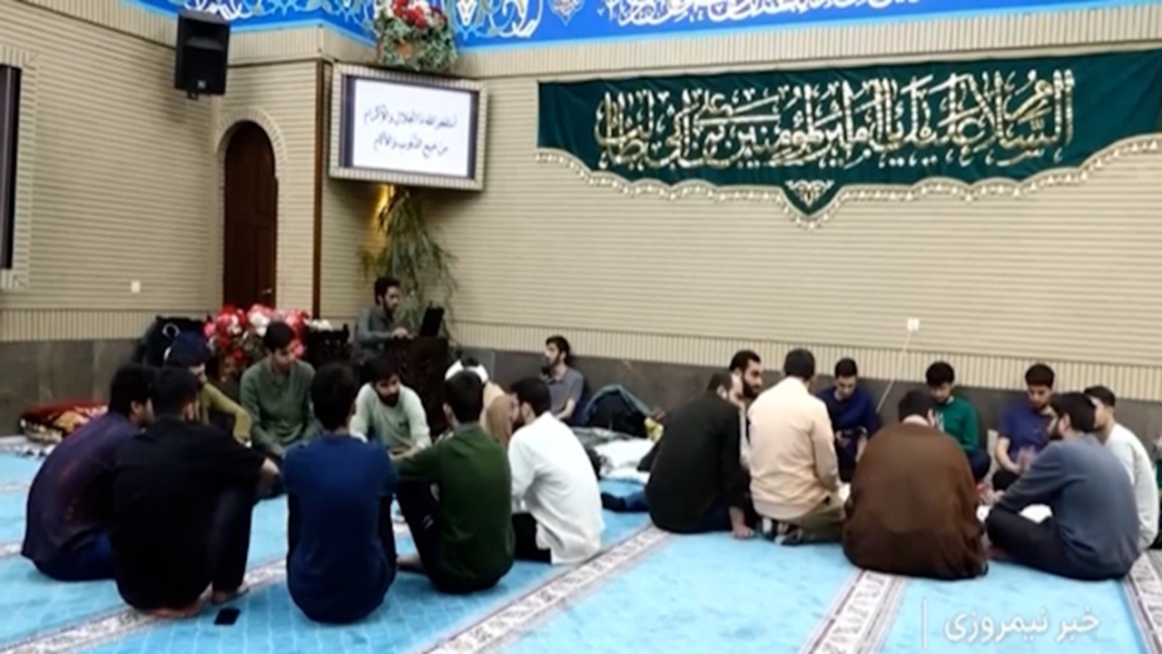 نخبگان معتکف + فیلم