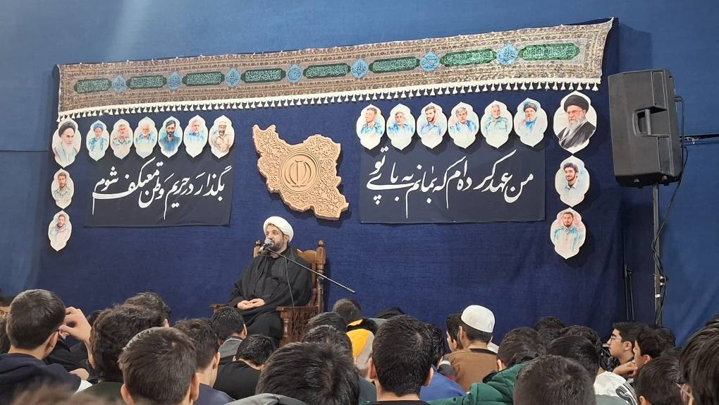 حضور دانش&zwnj;آموزان استعداد درخشان در مراسم اعتکاف + عکس