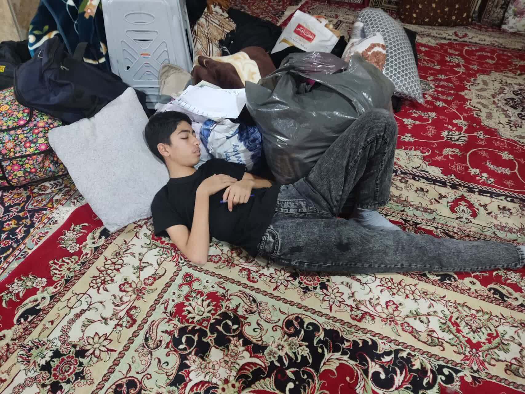 شور و حال دانش آموزان قمی در شب پایانی اعتکاف