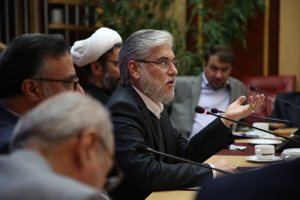 نخبگان معتکف + فیلم