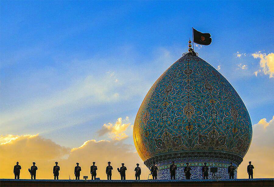 زیارت عاشقانه؛ مردم فارس در صحن شاهچراغ گرد آمدند