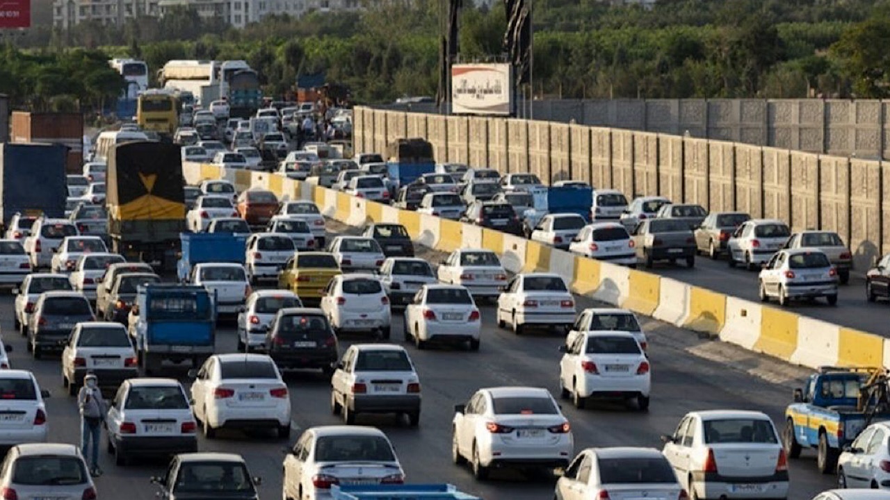 محدودیت تردد در محور چالوس تا ساعت ۱۹/ ترافیک سنگین در ورودی‌های تهران