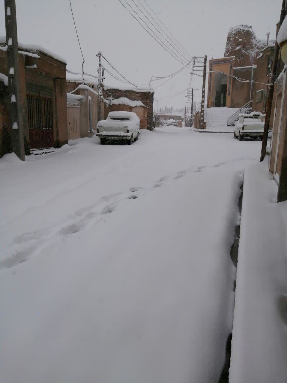 گشت و گذار زمستانی در ارتفاعات روستای درزاب بجستان گشت و گذار زمستانی در ارتفاعات روستای درزاب بجستان