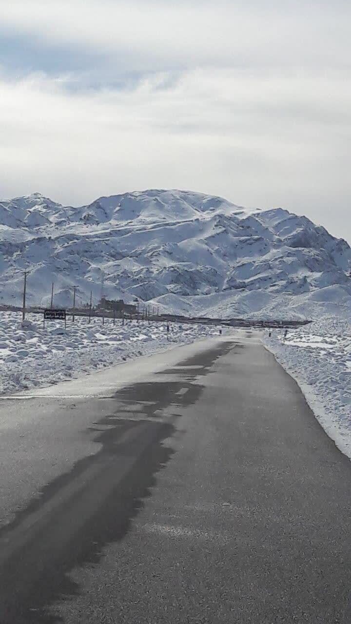 گشت و گذار زمستانی در ارتفاعات روستای درزاب بجستان گشت و گذار زمستانی در ارتفاعات روستای درزاب بجستان