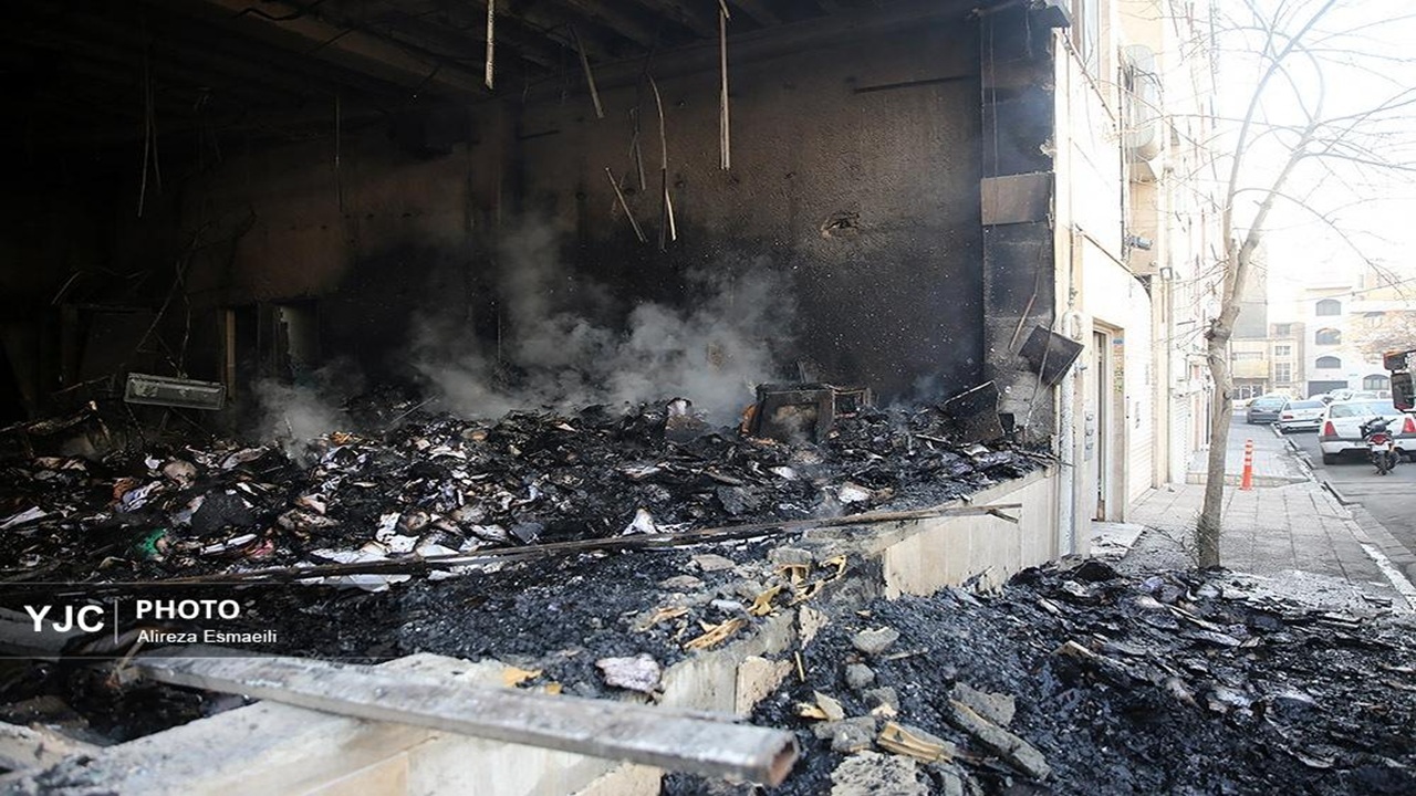 آسیب اغتشاشگران به ۵۰ دستگاه آتش‌نشانی در تهران/ ۶۰ بانک از رده خارج شدند