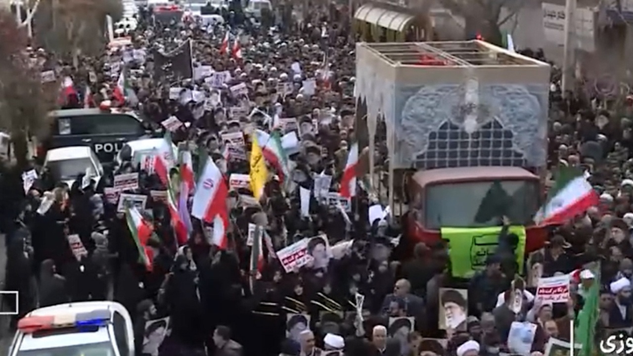 وداع باشکوه مردم با حافظان امنیت میهن + فیلم