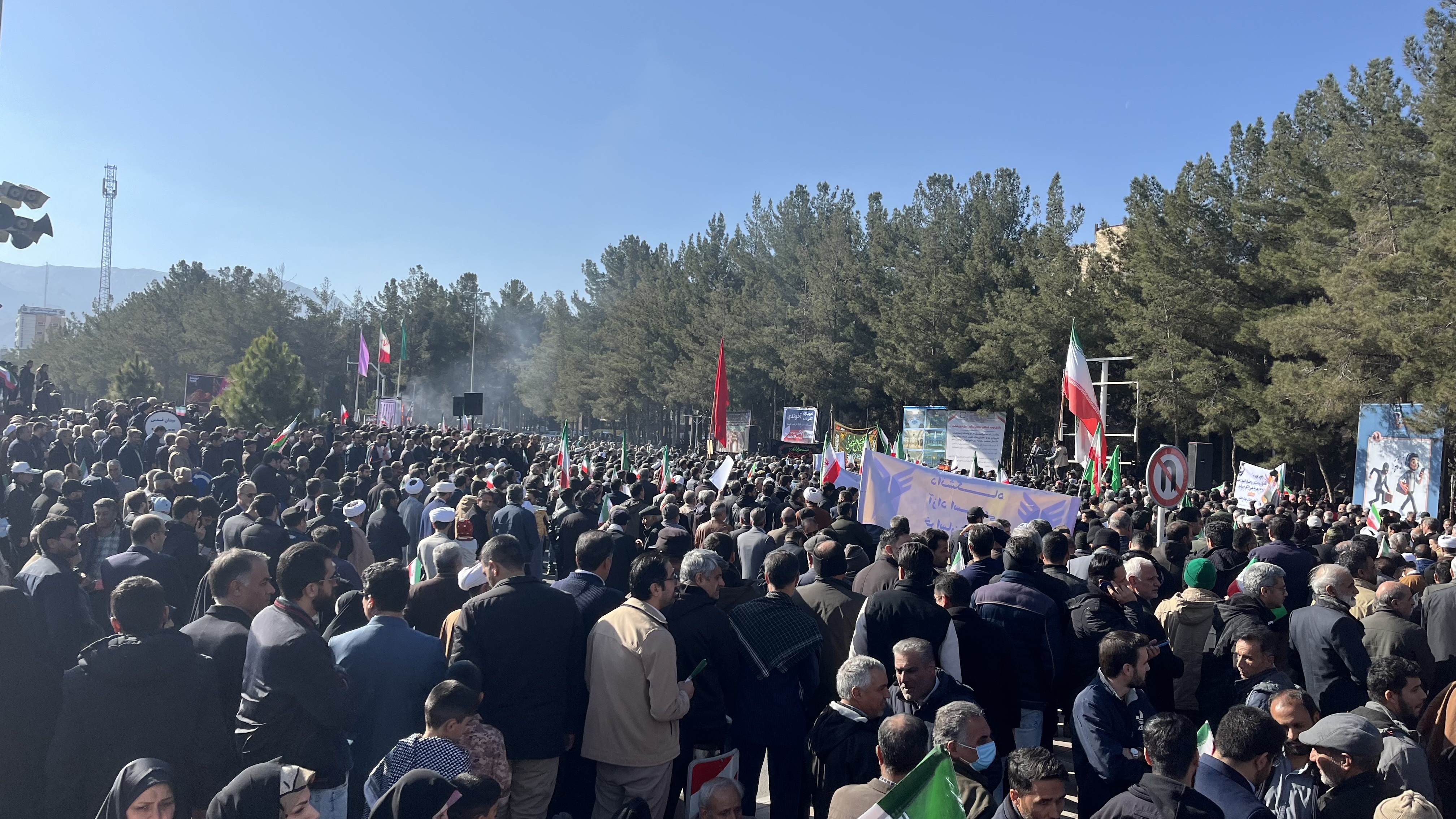 مشت محکم مردم بیرجند بر دهان اغتشاشگران + تصاویر