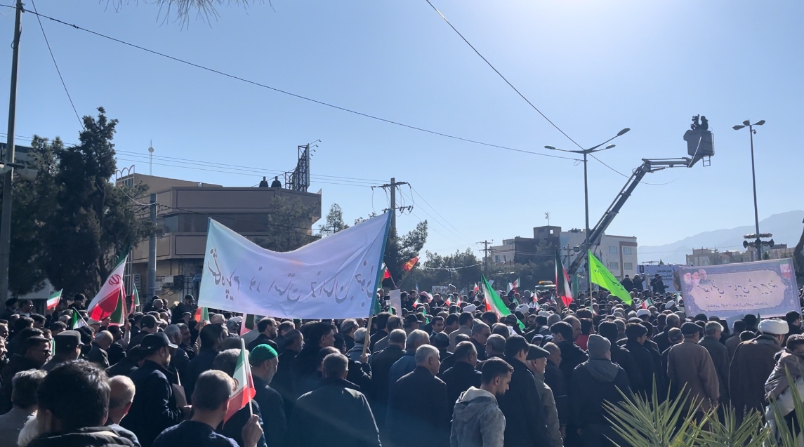 مشت محکم مردم بیرجند بر دهان اغتشاشگران + تصاویر