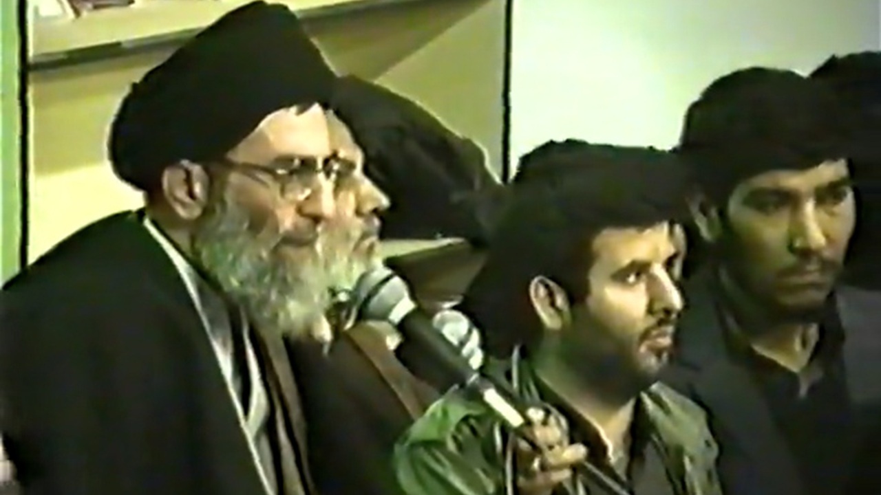 گذر کوتاهی بر سفر رهبر انقلاب به استان ایلام در دی ۱۳۶۹ + فیلم