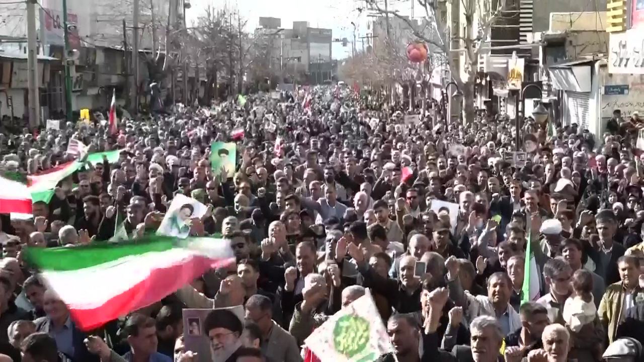 قیام حماسی مردم غیور قم در محکومیت اغتشاشگران دست نشانده