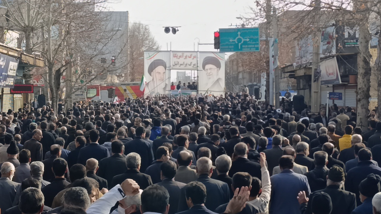 خروش تماشایی مردم کوهدشت علیه اغتشاشگران