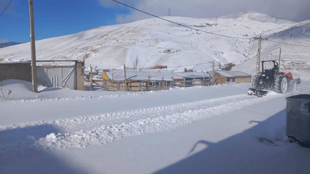 ارتفاع برف در جنوب اردبیل به ۵۲ سانتی‌متر رسید