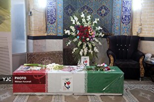 تشییع پیکر شهید راستینه از شهدای اغتشاشات در قم
