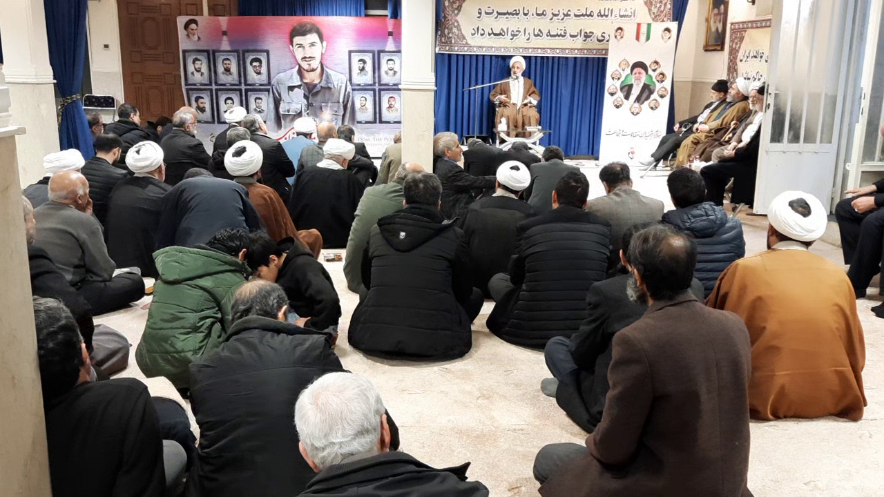 اعلام انزجار جمعی از خانواده شهدای قم از تروریست‌های وطن فروش