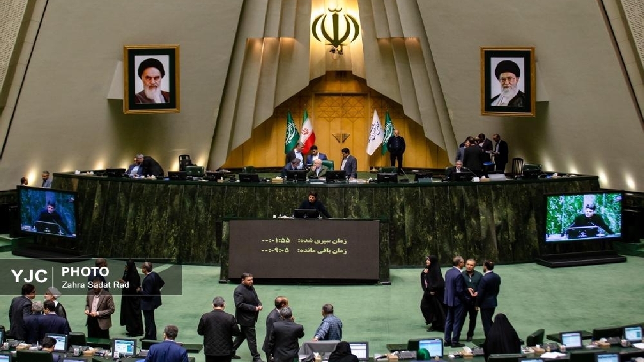 استیضاح وزرا در مجلس متوقف شد