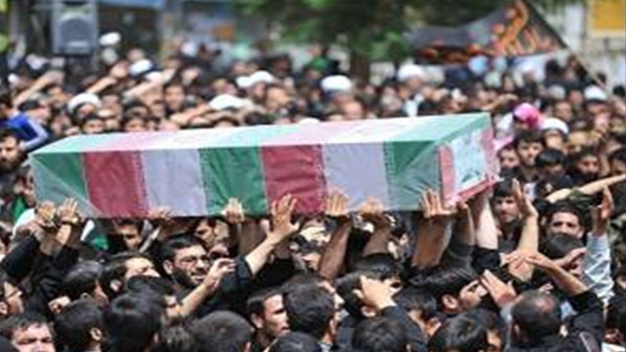 وداع باشکوه آران و بیدگلی‌ها با شهید امنیت حاج محسن حاجی زاده بیدگلی + فیلم