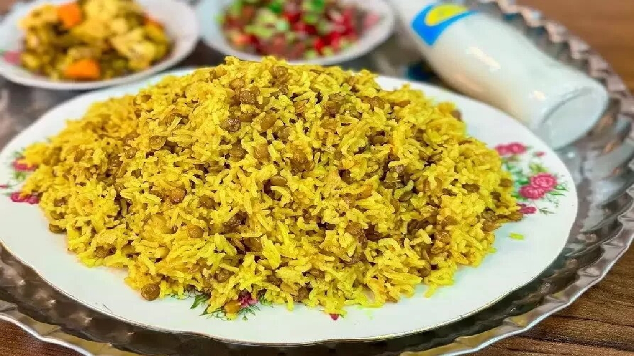 دمپختک عدس؛ ناهار زمستانیِ گرم که با ترشی می‌چسبد