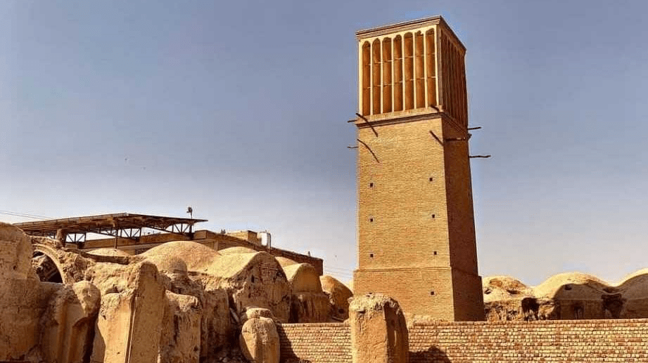 قمرود؛ روستایی که بادگیرش تاریخ را زنده نگه داشته است