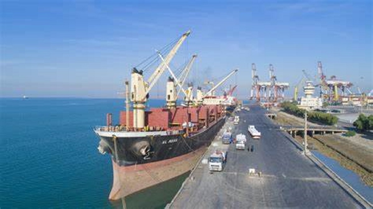 باشگاه خبرنگاران -پهلوگیری نخستین کشتی حامل ذرت در بندر شهید رجایی