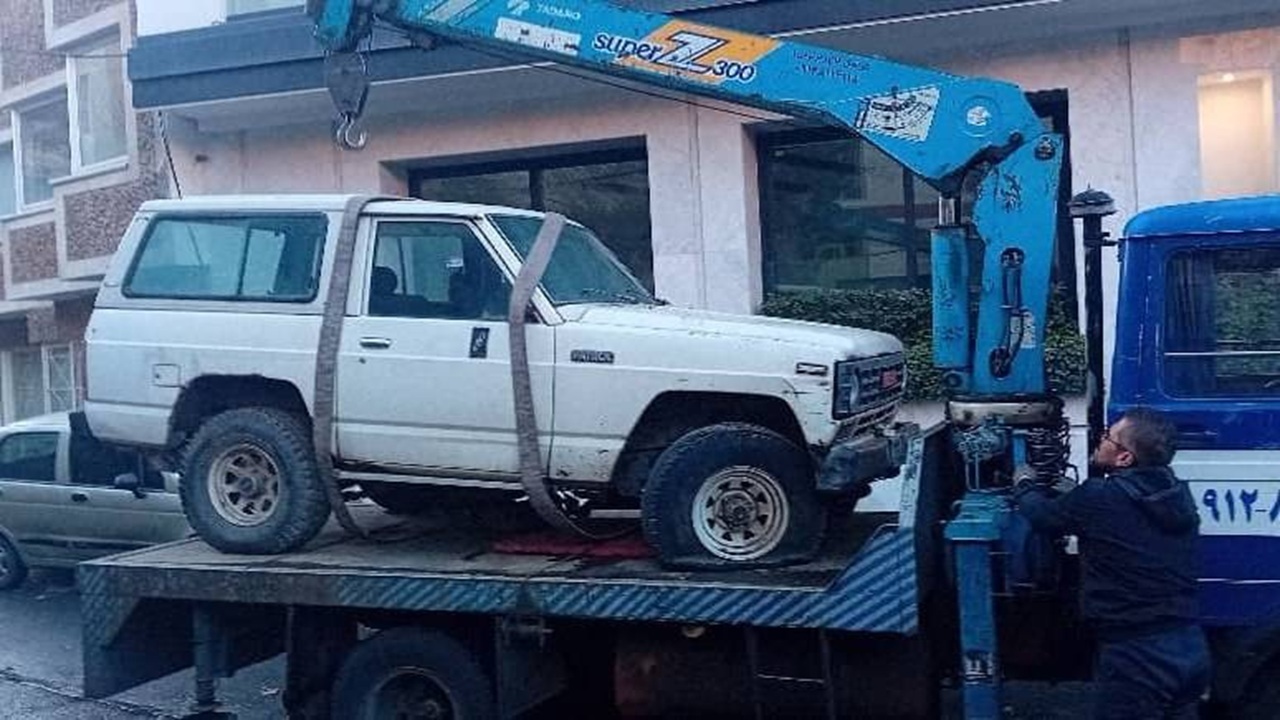 جمع‌آوری خودروهای اسقاطی از معابر منطقه یک با مطالبه شهروندان