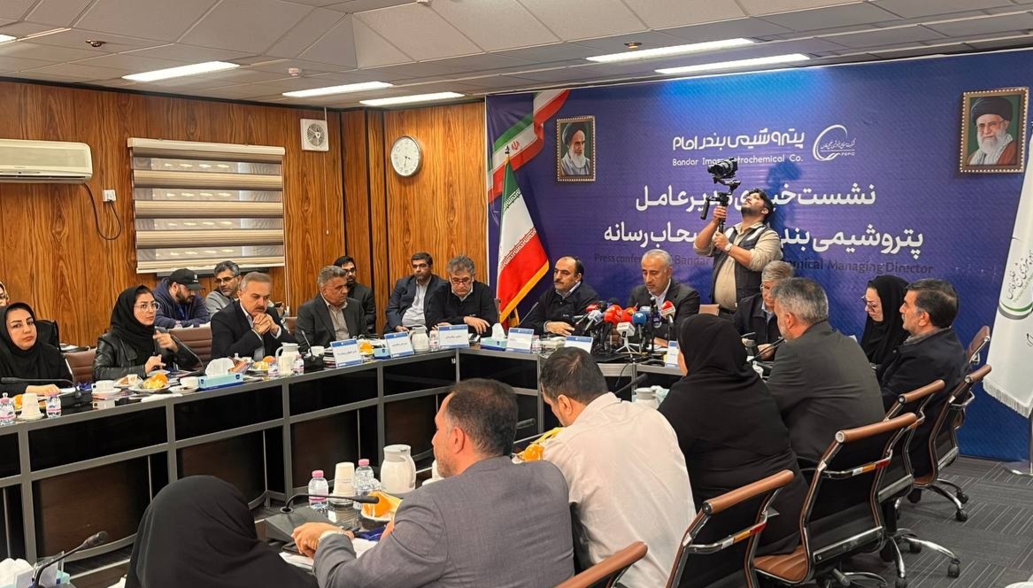 برنامه ریزی برای تولید ۱۰۰ هزار بشکه در روز / ظرفیت تولید پتروشیمی به ۵.۹ میلیون تن رسید