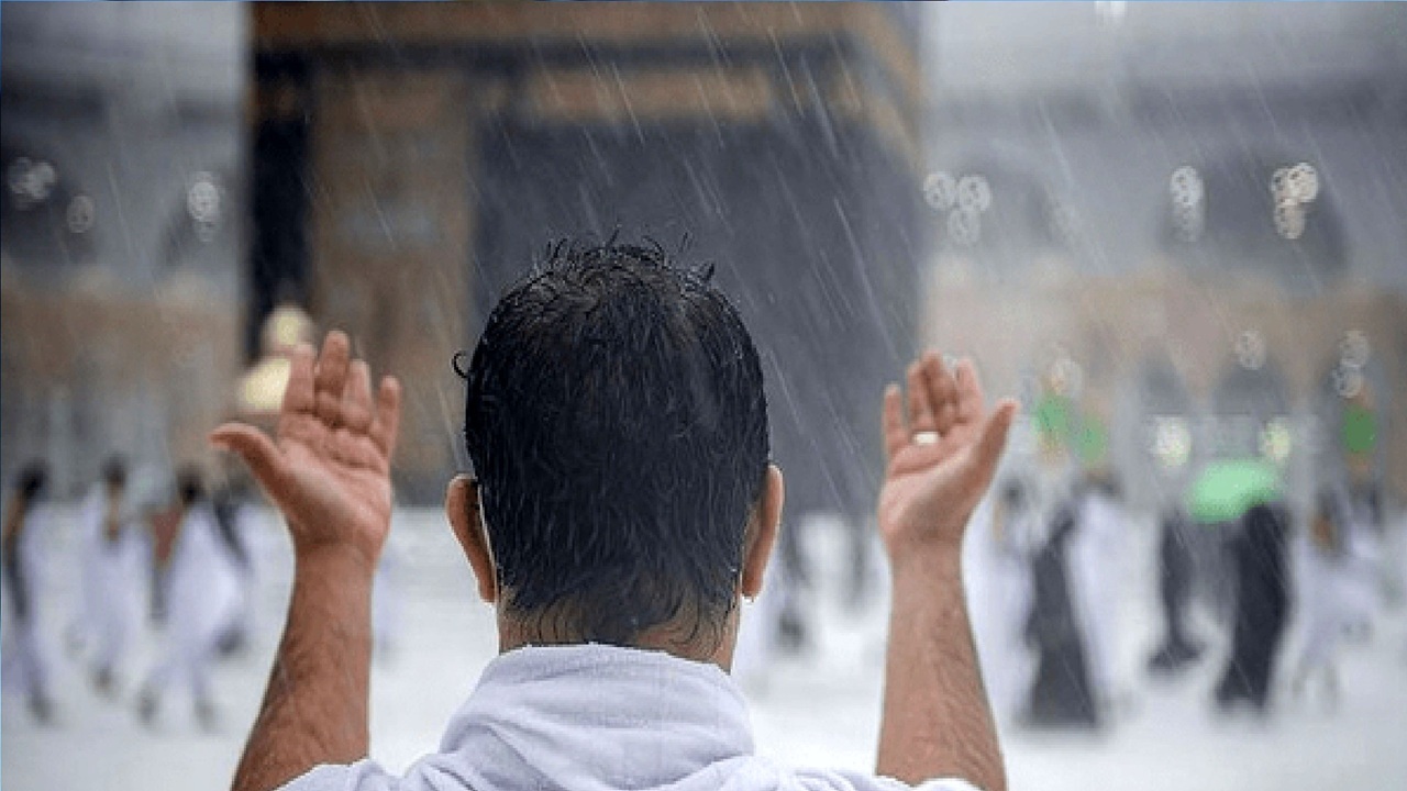 بارش رحمت الهی در مسجدالحرام همزمان با آغاز ماه شعبان + فیلم