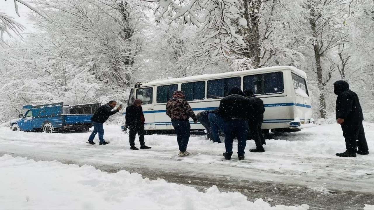 بسته بودن اکثر جاده‌های روستایی مازندران