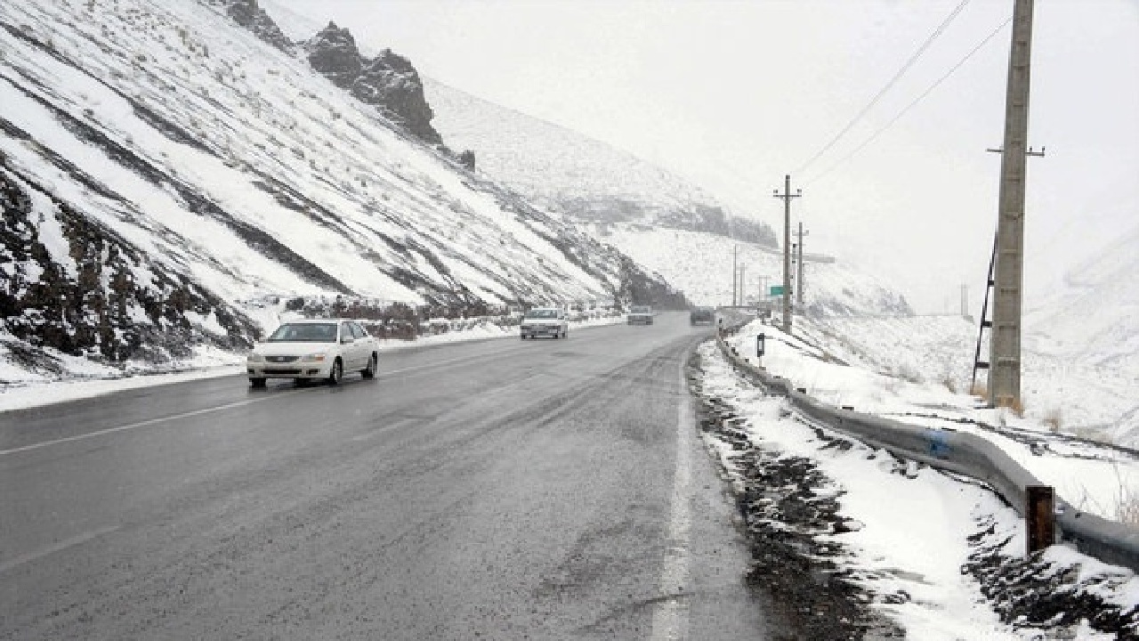 روستای کمندان ازنا یکپارچه سفیدپوش شد + فیلم