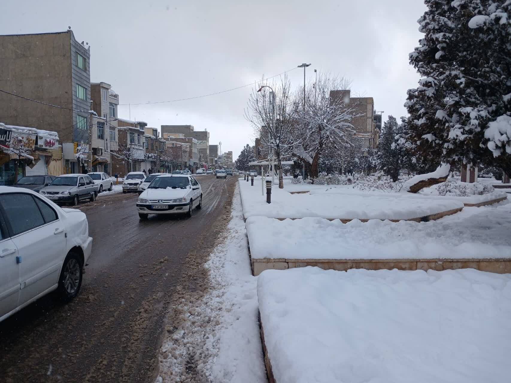 رخت سپید بر تن خرمدره با بارش برف + عکس