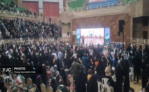 جشن خانوادگی بیعت با ولایت در رشت + فیلم و تصاویر