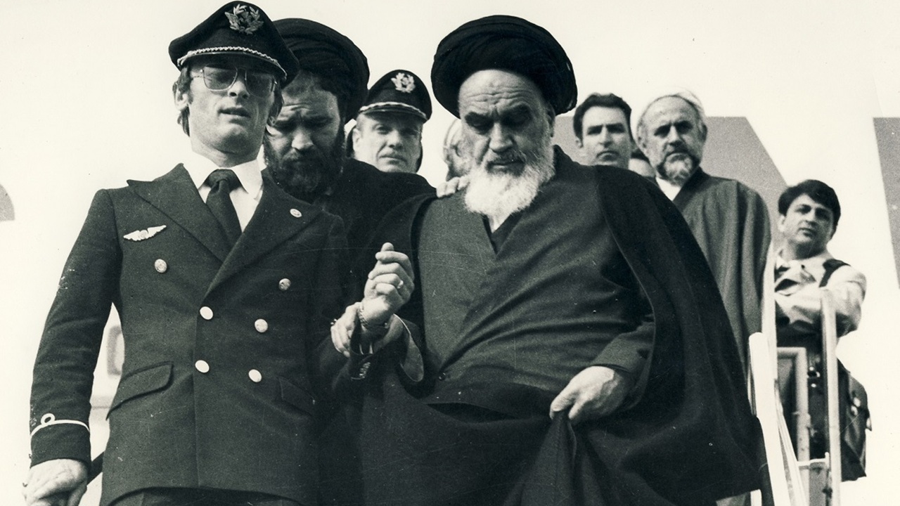 سخنان تاریخی امام خمینی (ره) در بدو ورود به ایران + فیلم