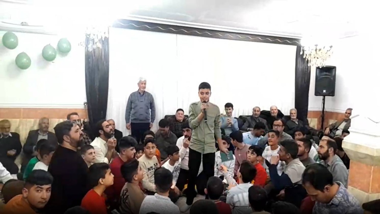 رجزخوانی نوجوان روستای خان آباد از اقدام تروریستی آمریکا و اسرائیل + فیلم