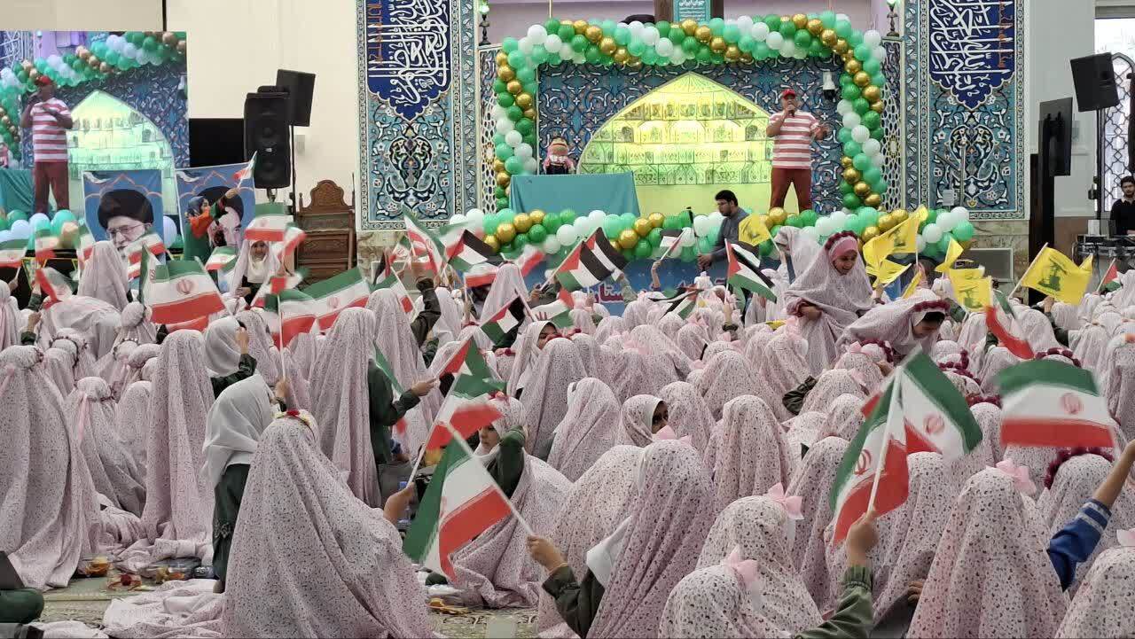 برگزاری اجتماع ۹۰۰ نفری جشن تکلیف دختران دانش&zwnj;آموز اردکانی