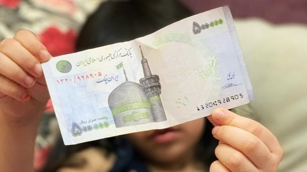 چگونه با کودکانی که پنهانی پول برمی‌دارند برخورد کنیم