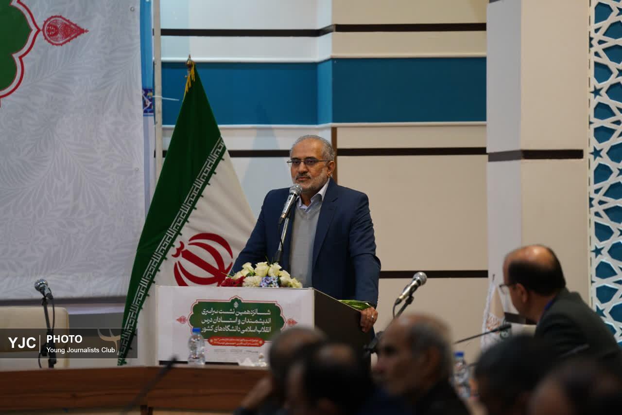 یکی از برنامه‌های اصلی دشمن، تجزیه ایران بود