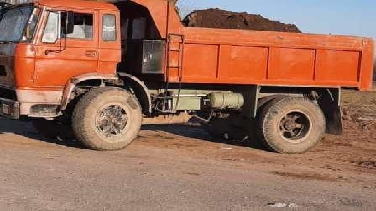 توقیف ۱۵ تن شن وماسه غیر مجاز در رشت