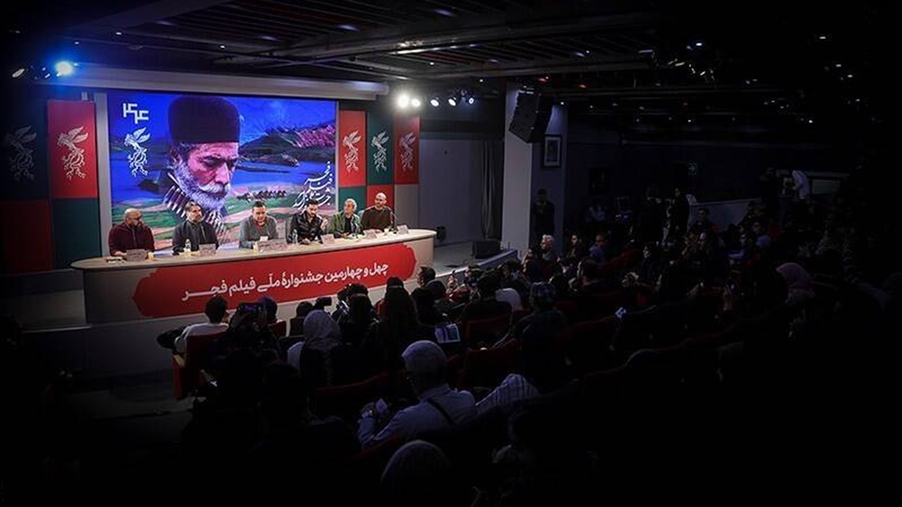حمله به هنرمندان به جرم حضور در جشنواره فیلم فجر