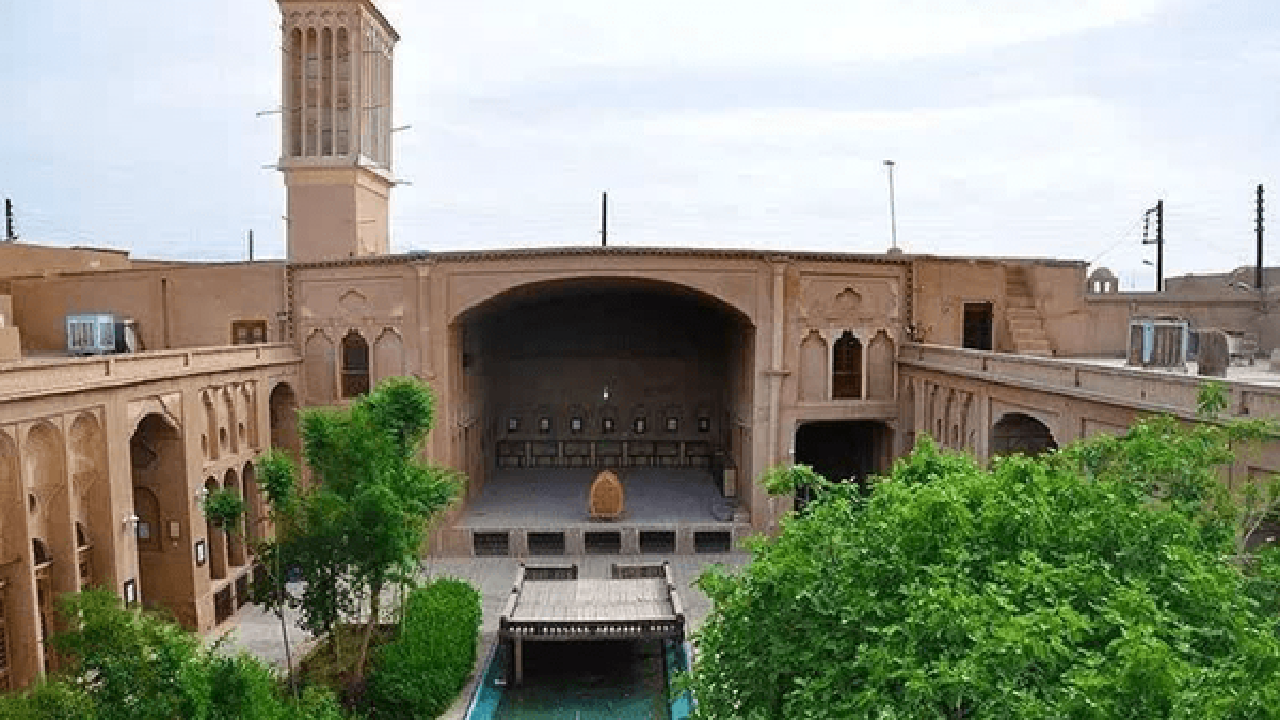 لوکس‌ترین خانه تاریخی یزد با ٣ حیاط و ٢٢ اتاق