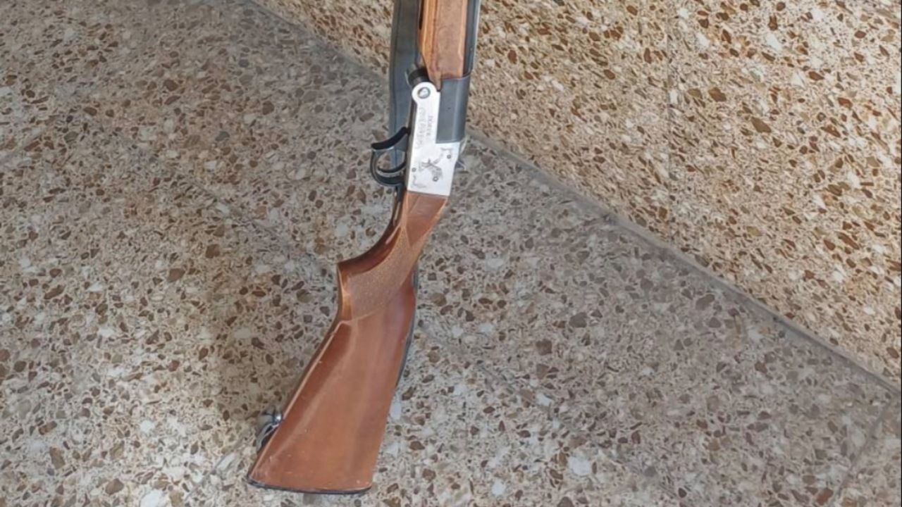 کشف و ضبط اسلحه غیرمجاز پس از تعقیب موتورسوار در دهگلان